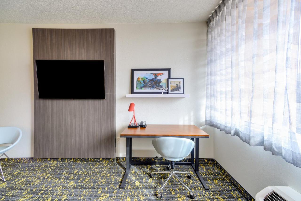 Saint Louis Airport Hotel Woodson Terrace Ngoại thất bức ảnh
